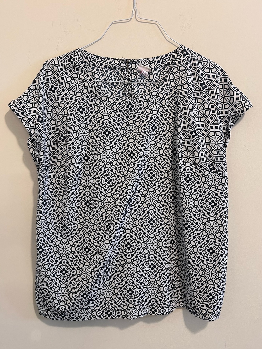 Merona Black and White Geometric Cap-Sleeve Blouse